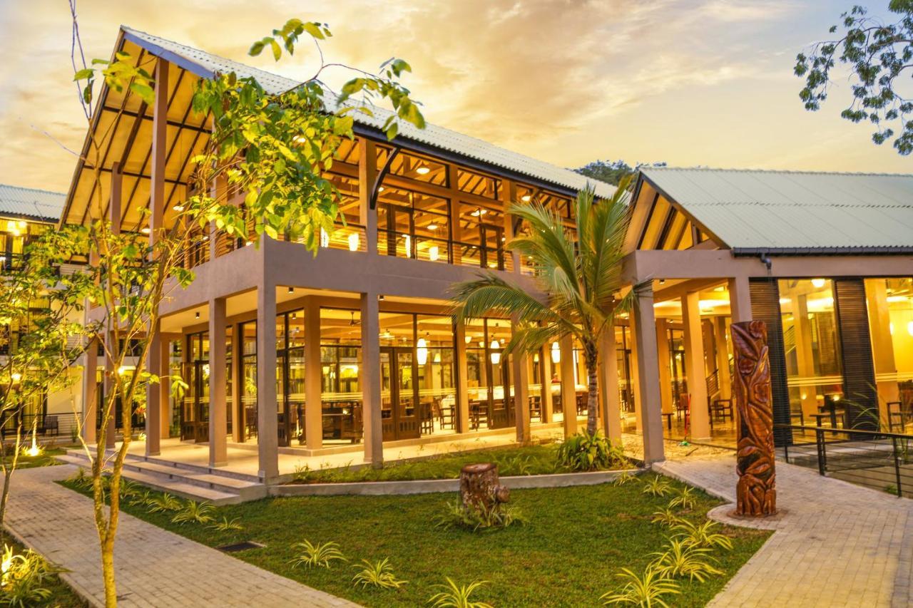 Oak Ray Wild Yala Otel Tissamaharama Dış mekan fotoğraf